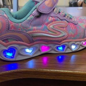 Lights up super cute sketchers